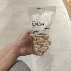 MUJI 치즈 & 바질 쌀과자